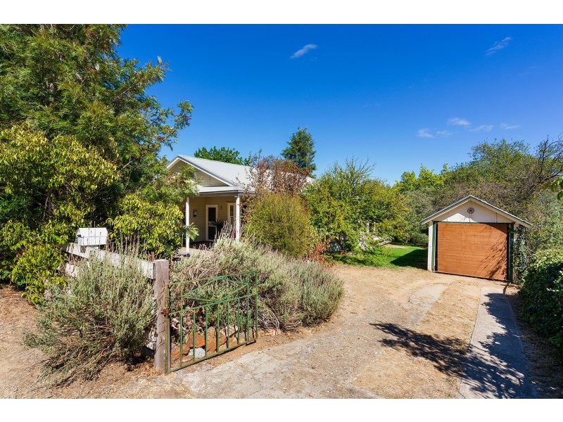 12 Wheeler Street, Castlemaine VIC 3450