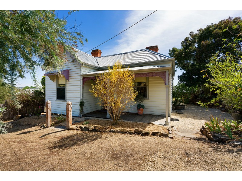 73 Doveton Street, Castlemaine VIC 3450