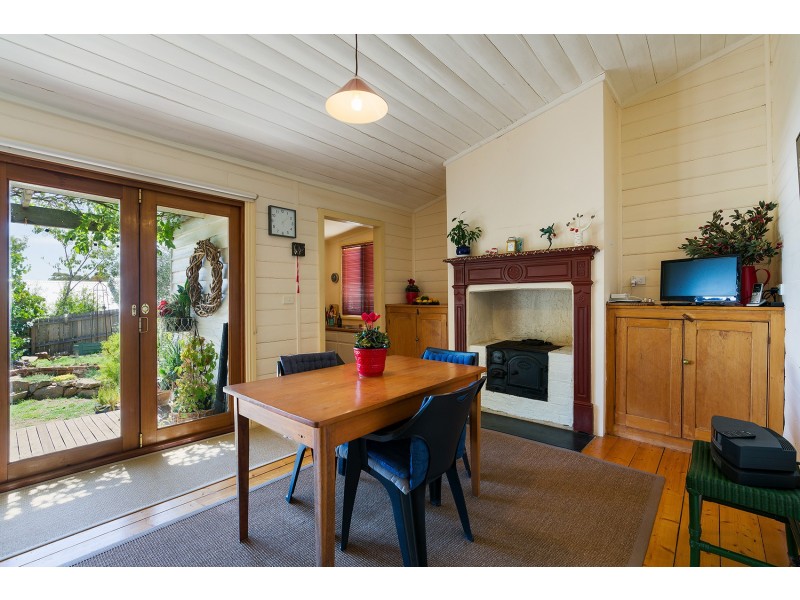 73 Doveton Street, Castlemaine VIC 3450