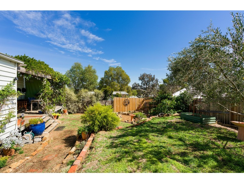 73 Doveton Street, Castlemaine VIC 3450