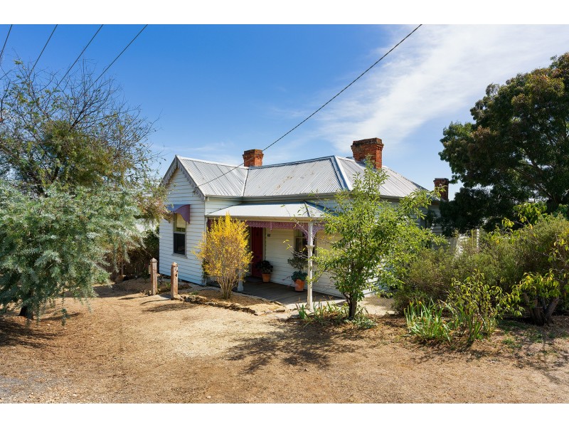 73 Doveton Street, Castlemaine VIC 3450
