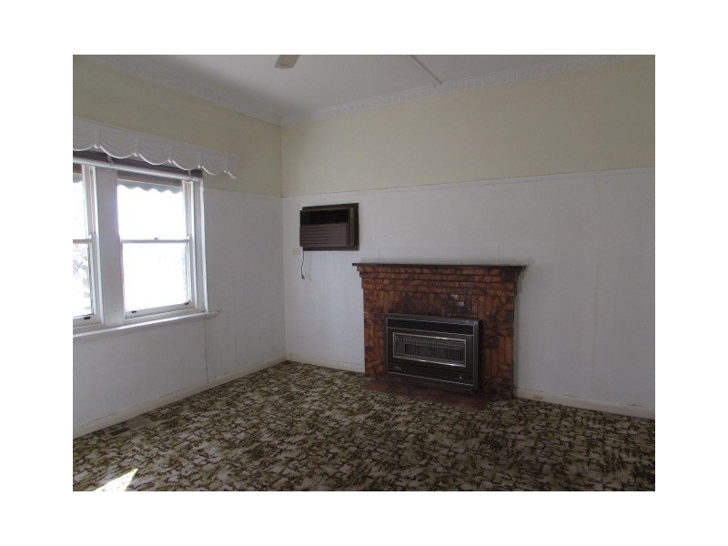 4 Maclise Street, Castlemaine VIC 3450