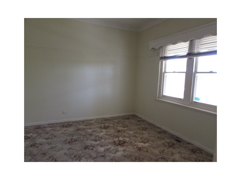 4 Maclise Street, Castlemaine VIC 3450