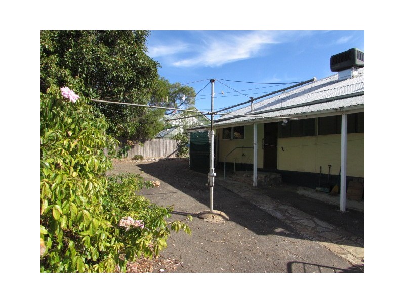 4 Maclise Street, Castlemaine VIC 3450