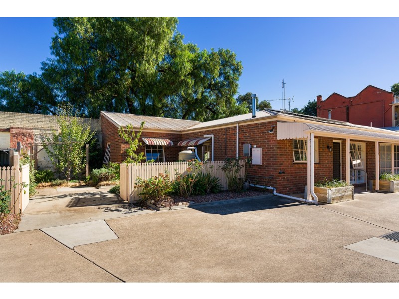 2/104 Mostyn Street, Castlemaine VIC 3450
