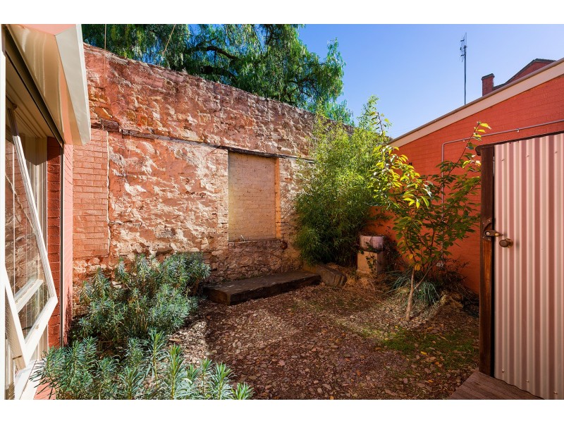 2/104 Mostyn Street, Castlemaine VIC 3450