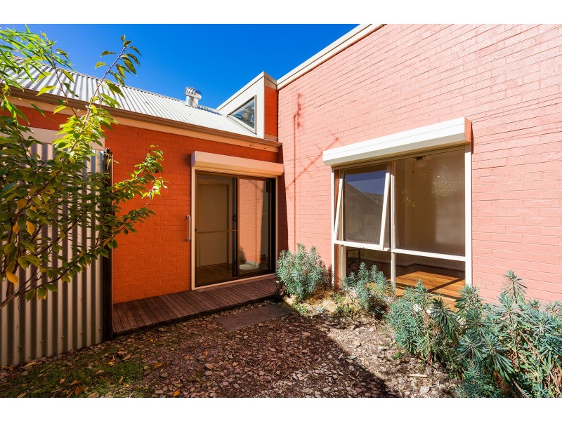 2/104 Mostyn Street, Castlemaine VIC 3450