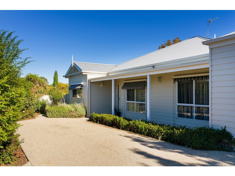 39 Midland Highway, Campbells Creek VIC 3451