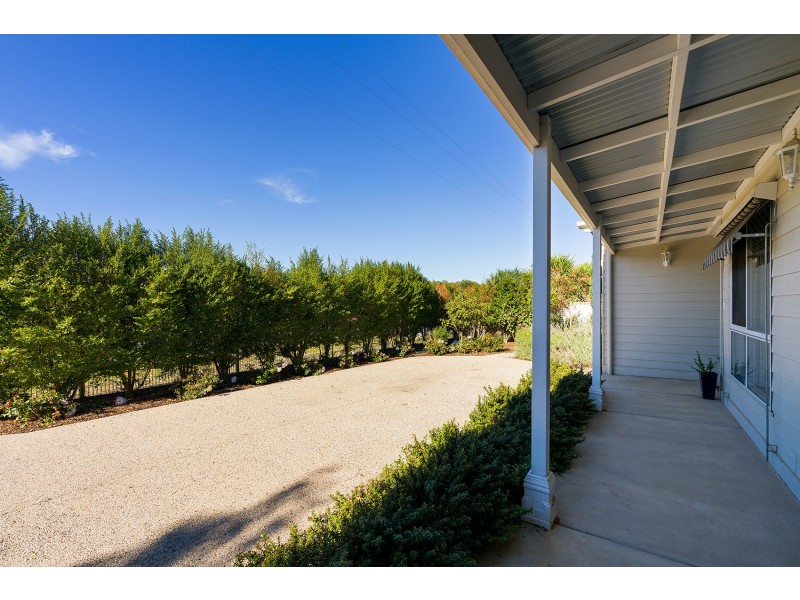 39 Midland Highway, Campbells Creek VIC 3451