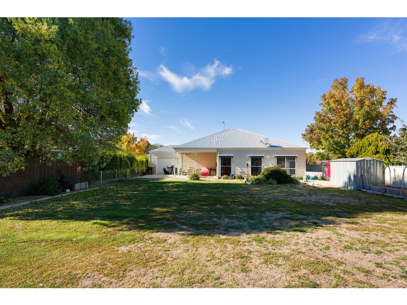 39 Midland Highway, Campbells Creek VIC 3451