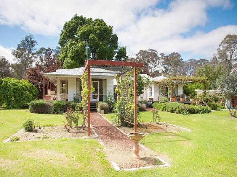 8673 Midland Highway, Barkers Creek VIC 3451