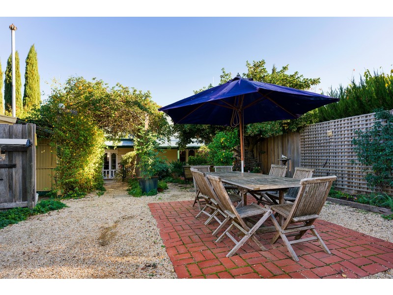 4 Lyttleton Avenue, Castlemaine VIC 3450
