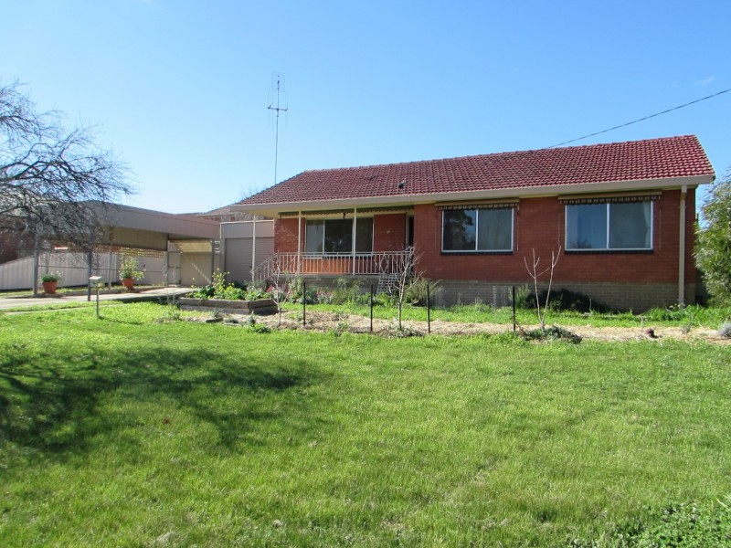 16 Richards Road, Castlemaine VIC 3450