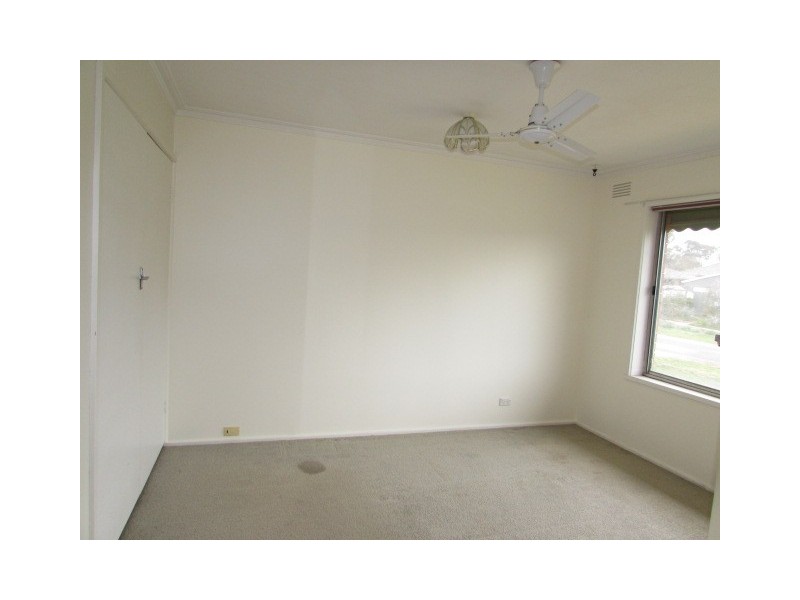 16 Richards Road, Castlemaine VIC 3450