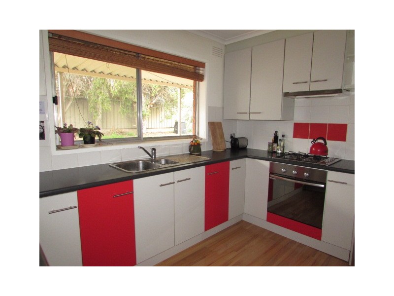 16 Richards Road, Castlemaine VIC 3450