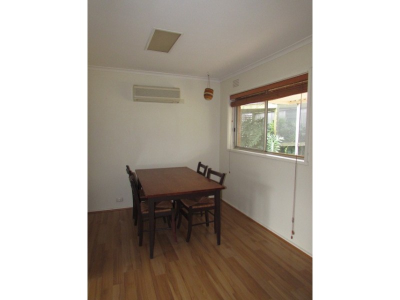 16 Richards Road, Castlemaine VIC 3450