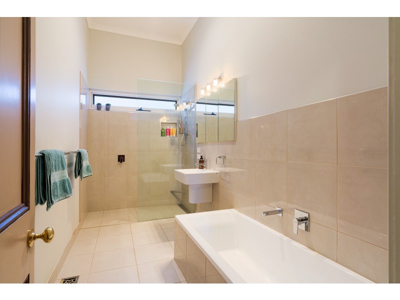 24 Parker Street, Castlemaine VIC 3450