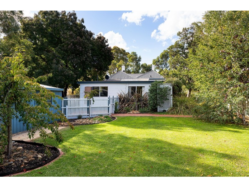 24 Parker Street, Castlemaine VIC 3450