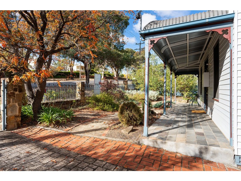 24 Parker Street, Castlemaine VIC 3450