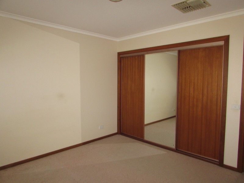 1/23 Gainsborough Street, Castlemaine VIC 3450