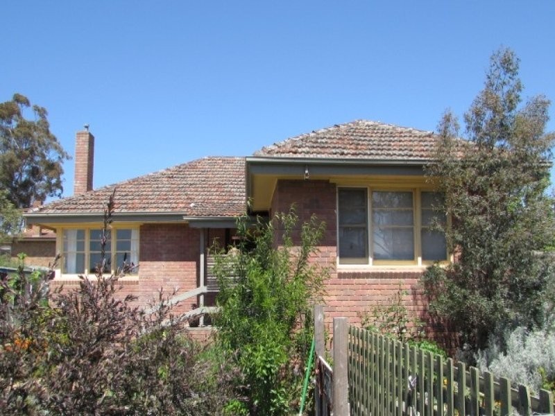 2/14 Yeats Street, Castlemaine VIC 3450