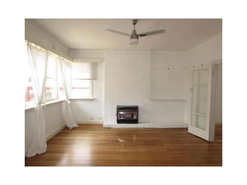 2/14 Yeats Street, Castlemaine VIC 3450