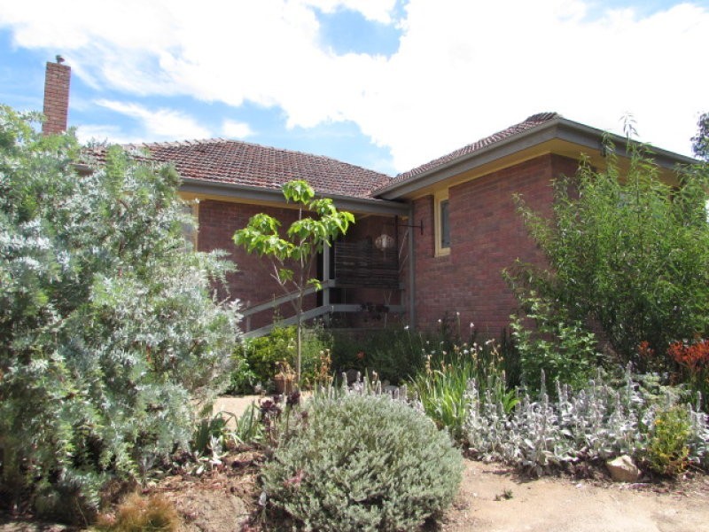 2/14 Yeats Street, Castlemaine VIC 3450