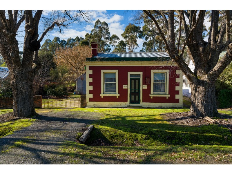 282 Pyrenees Highway, Chewton VIC 3451