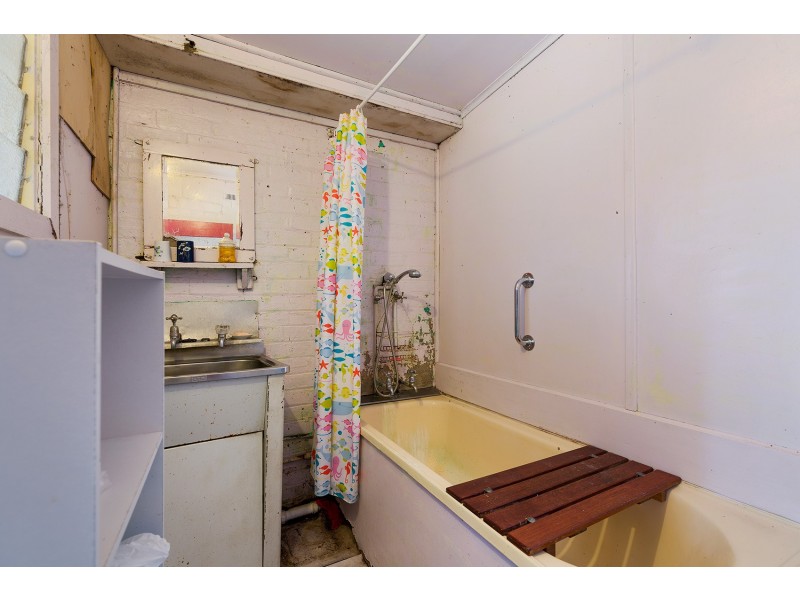282 Pyrenees Highway, Chewton VIC 3451
