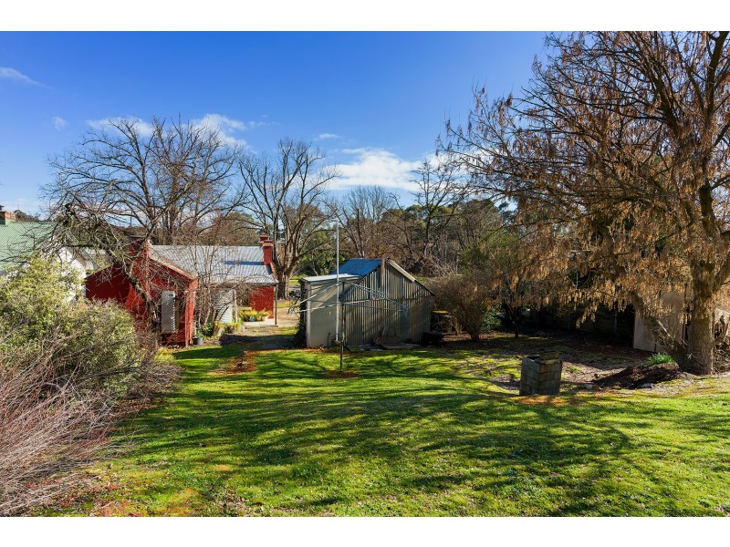 282 Pyrenees Highway, Chewton VIC 3451