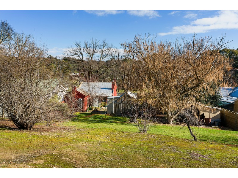 282 Pyrenees Highway, Chewton VIC 3451