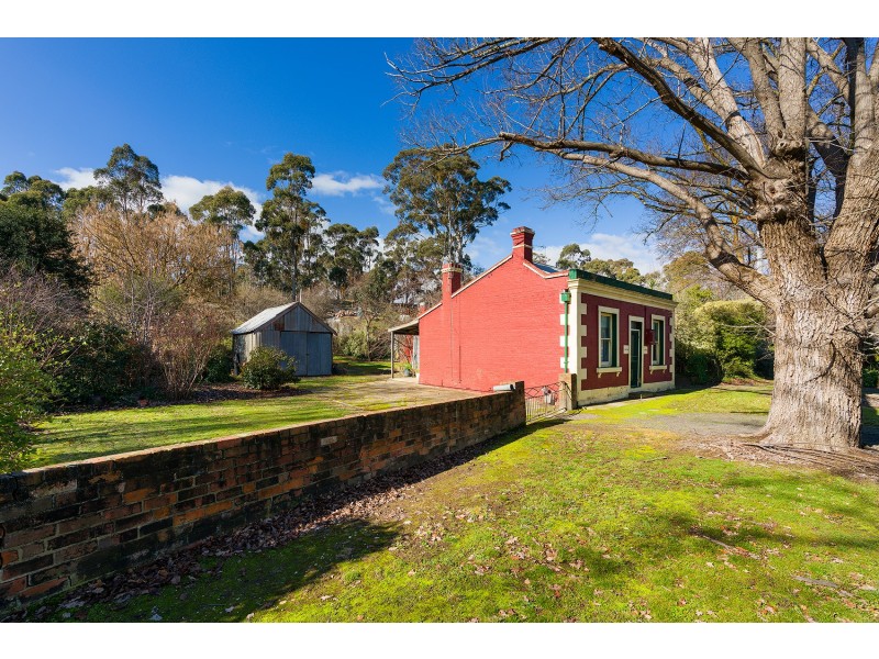 282 Pyrenees Highway, Chewton VIC 3451
