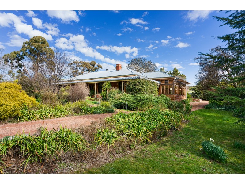 101 Diamond Gully Road, Mckenzie Hill VIC 3451