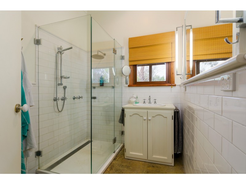 101 Diamond Gully Road, Mckenzie Hill VIC 3451