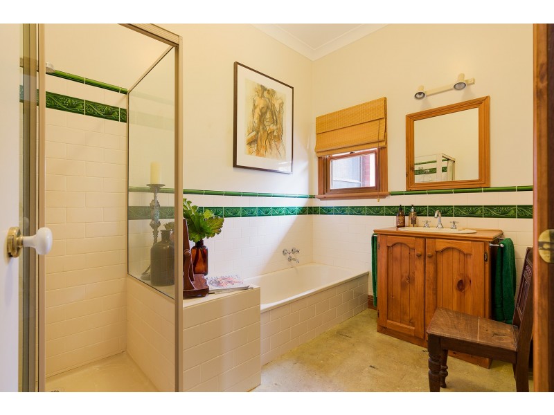 101 Diamond Gully Road, Mckenzie Hill VIC 3451