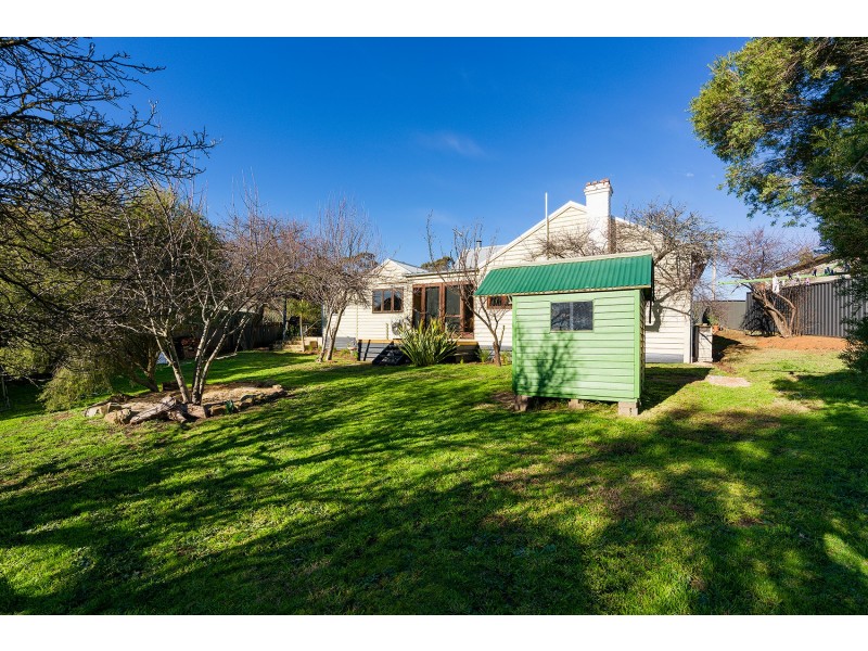 13 Farrell Avenue, Castlemaine VIC 3450