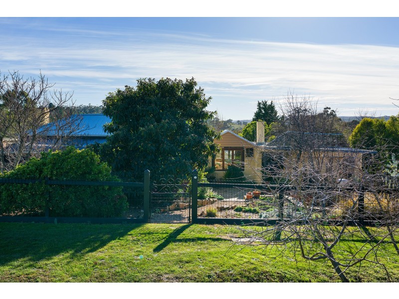 13 Farrell Avenue, Castlemaine VIC 3450