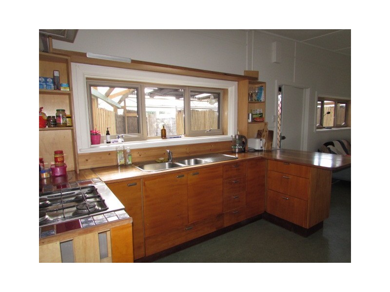 2/1 Johnstone Street, Castlemaine VIC 3450