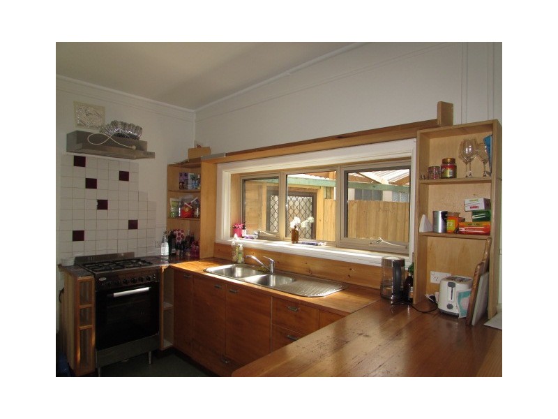 2/1 Johnstone Street, Castlemaine VIC 3450