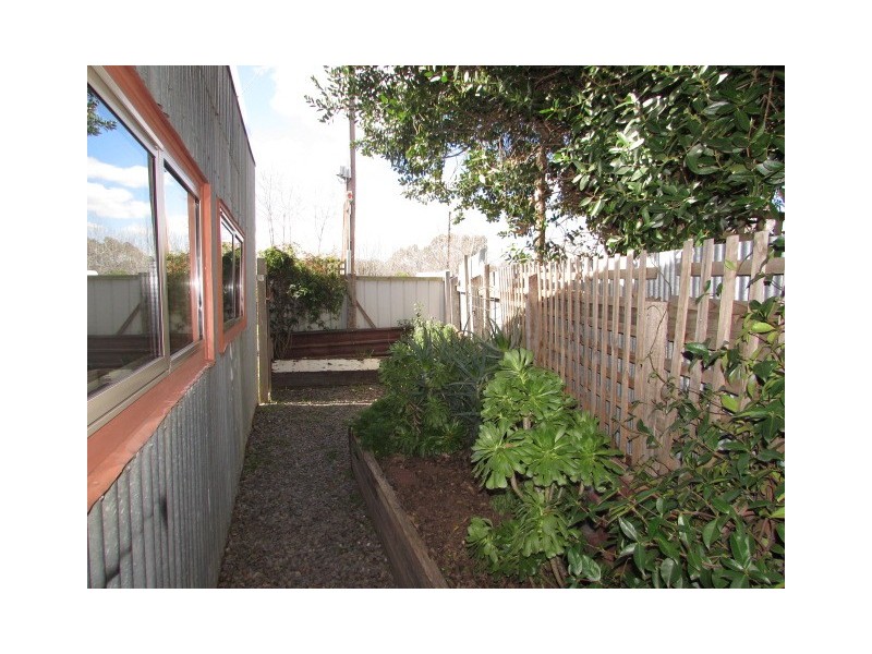 2/1 Johnstone Street, Castlemaine VIC 3450