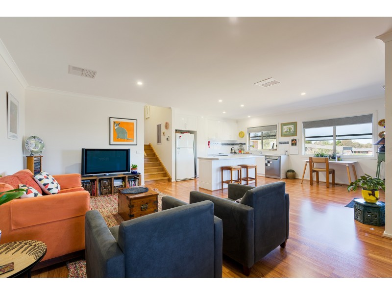4 Catherine Court, Campbells Creek VIC 3451