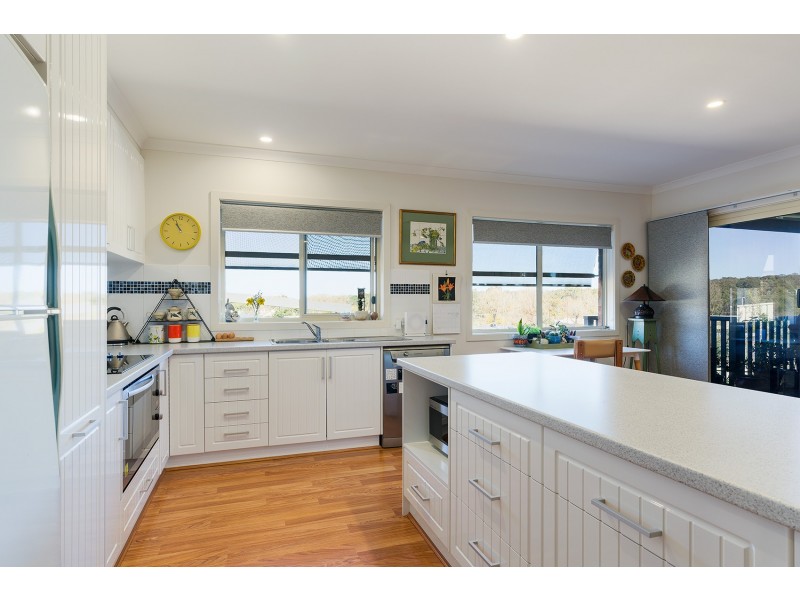 4 Catherine Court, Campbells Creek VIC 3451