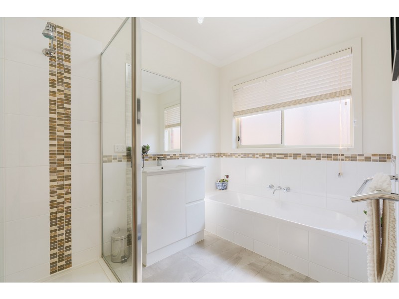 4 Catherine Court, Campbells Creek VIC 3451
