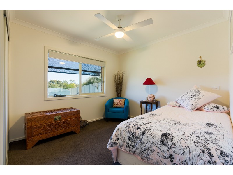 4 Catherine Court, Campbells Creek VIC 3451