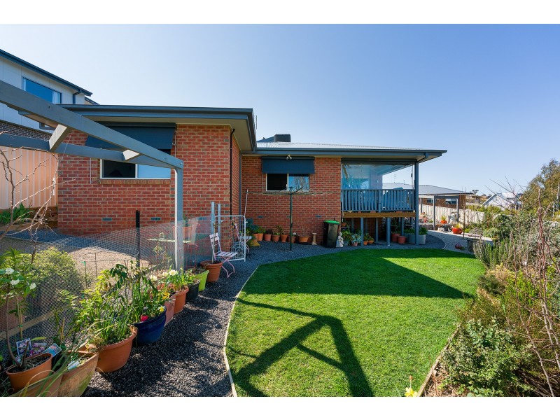 4 Catherine Court, Campbells Creek VIC 3451