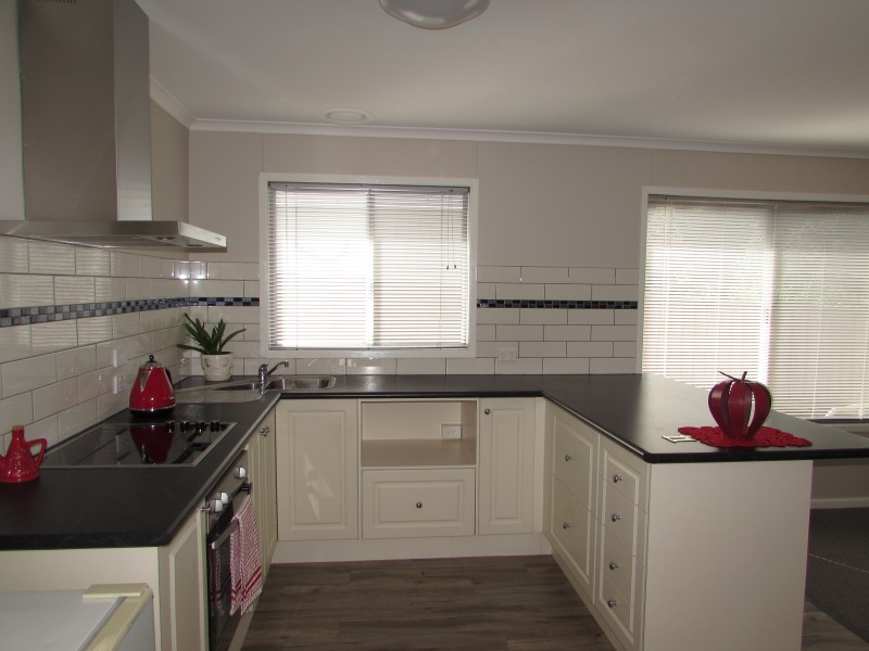 11 Roderick Street, Castlemaine VIC 3450