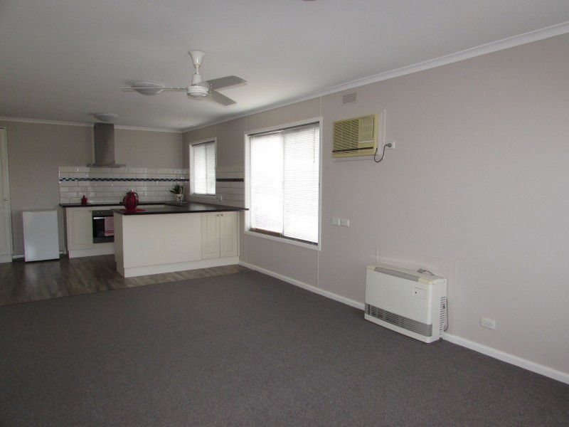 11 Roderick Street, Castlemaine VIC 3450