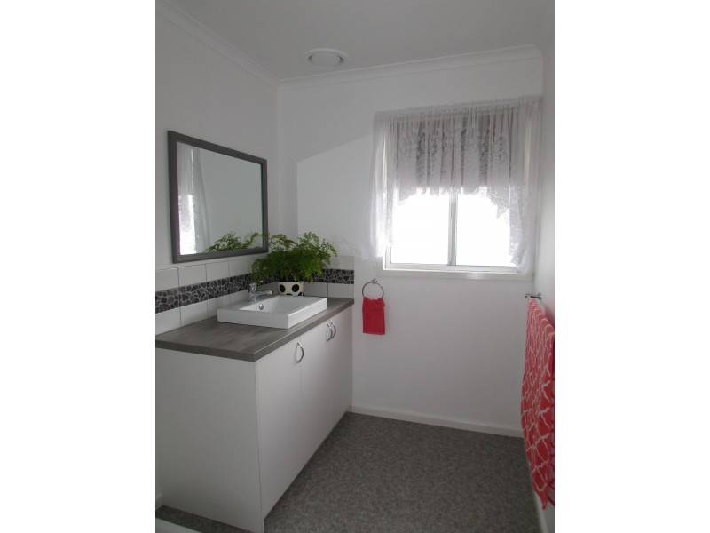 11 Roderick Street, Castlemaine VIC 3450