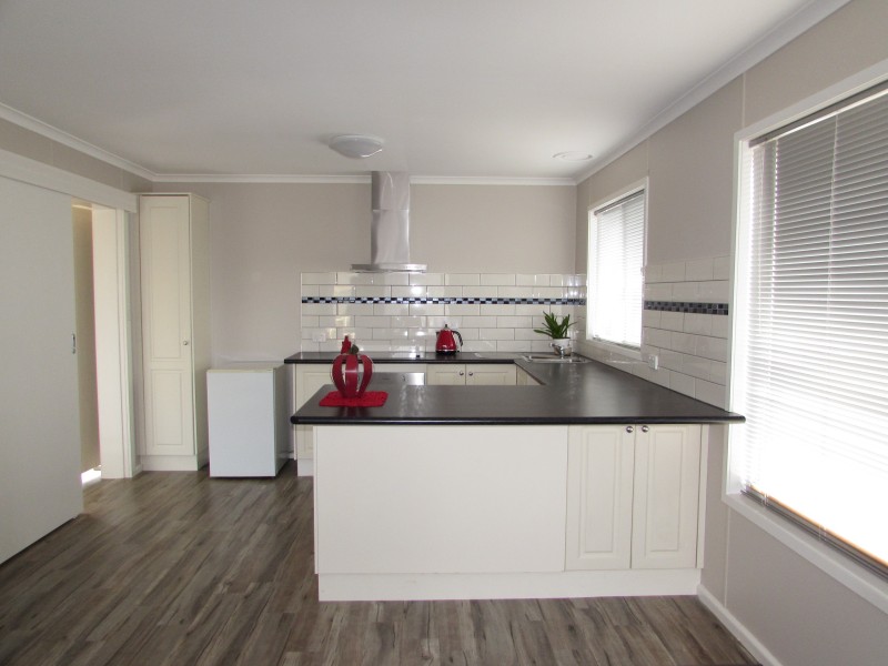 11 Roderick Street, Castlemaine VIC 3450