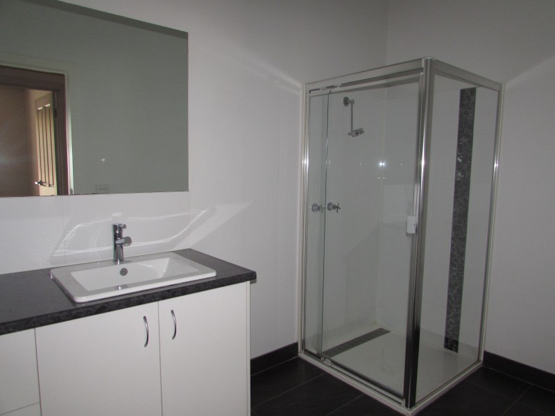 2/10a Moscript Street, Campbells Creek VIC 3451